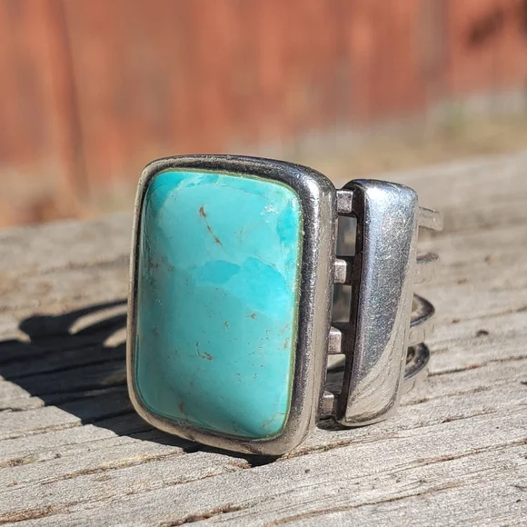 RESERVED Turquoise Heavy Sterling Silver Signed Ring Sz 8. 18 Grams - Picture 3 of 9